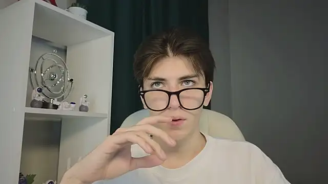 Oliver Starboy online show from 09-19-25, 05:42