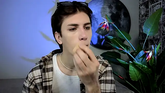 Oliver Starboy online show from 10-11-25, 04:44