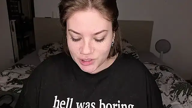 MaeNoir online show from 11-30-25, 02:04