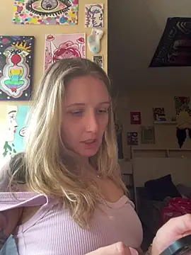 Snapshot of AutumnTides chatting on 09-10-25, 04:18 AutumnTides online show from 09-10-25, 04:18