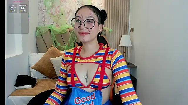 Snapshot of Yuna__Min chatting on 10-17-25, 08:00 Yuna  Min online show from 10-17-25, 08:00