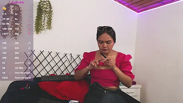 shiara blake online show from 10-18-25, 03:02