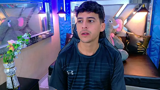 Snapshot of Alan_Del_Reyx chatting on 09-13-25, 03:50 Alan Del Reyx online show from 09-13-25, 03:50