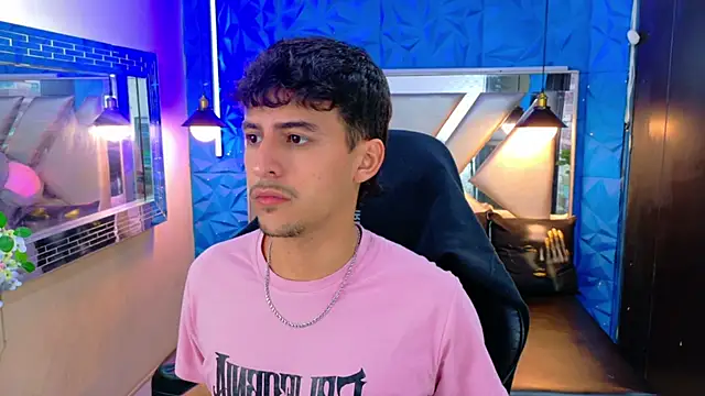 Snapshot of Alan_Del_Reyx chatting on 09-21-25, 02:02 Alan Del Reyx online show from 09-21-25, 02:02