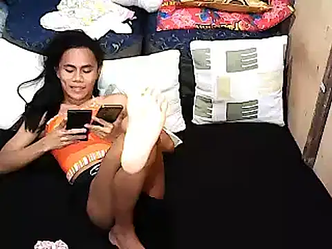 Snapshot of xxhottinybabe chatting on 11-09-25, 10:57 xxhottinybabe online show from 11-09-25, 10:57