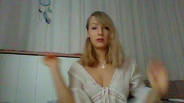 Snapshot of Vexxaa chatting on 01-15-26, 12:10 Vexxaa online show from 01-15-26, 12:10