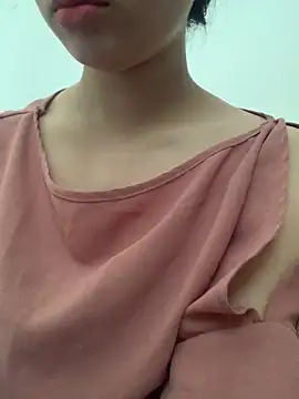 Nguyenha11 online show from 09-15-25, 08:25