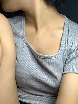 Nguyenha11 online show from 09-30-25, 07:46