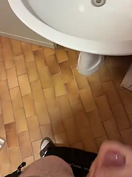 Snapshot of Cober03 chatting on 02-19-26, 08:32 Cober03 online show from 02-19-26, 08:32