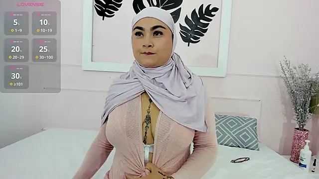 azaharaaa  online show from 09-12-25, 11:43