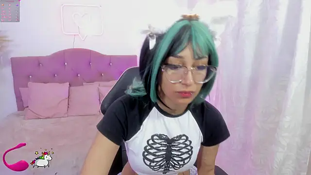 Snapshot of HANNI_TAY chatting on 11-25-25, 11:43 HANNI TAY online show from 11-25-25, 11:43