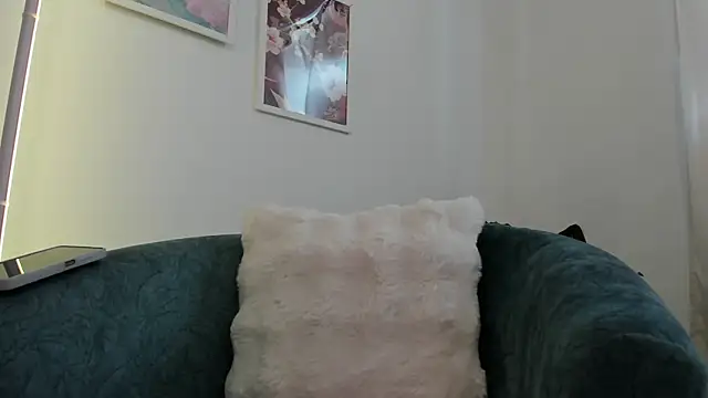 canelleGarces online show from 10-19-25, 03:45