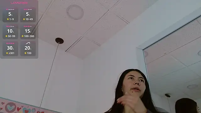 Snapshot of Tamygh_ chatting on 05-21-26, 11:06 Tamygh online show from 05-21-26, 11:06