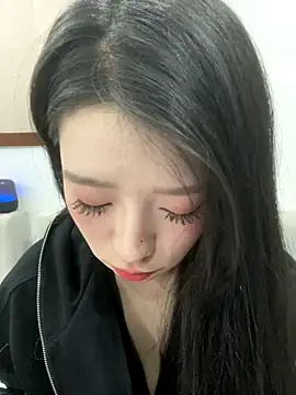 Snapshot of yuanyuanzi99 chatting on 10-23-25, 10:14 yuanyuanzi99 online show from 10-23-25, 10:14