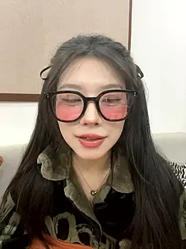 Snapshot of yuanyuanzi99 chatting on 01-10-26, 06:09 yuanyuanzi99 online show from 01-10-26, 06:09