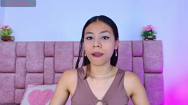 Snapshot of ScarlettLuxe chatting on 11-22-25, 11:31 ScarlettLuxe online show from 11-22-25, 11:31