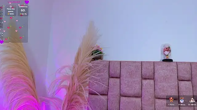 Snapshot of ScarlettLuxe chatting on 12-18-25, 08:59 ScarlettLuxe online show from 12-18-25, 08:59