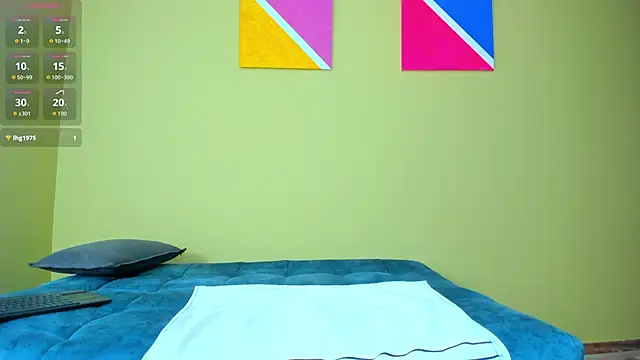 Snapshot of loreen_grey chatting on 09-19-25, 08:09 loreen grey online show from 09-19-25, 08:09