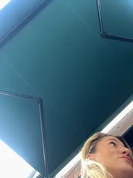 Snapshot of CamyBlossom chatting on 10-11-25, 04:27 CamyBlossom online show from 10-11-25, 04:27