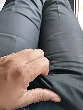 Snapshot of hunk28_6 chatting on 10-19-25, 08:04 hunk28 6 online show from 10-19-25, 08:04