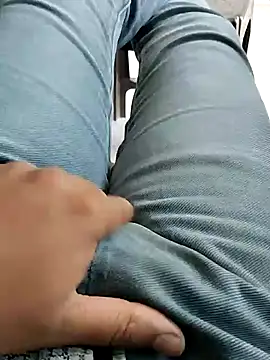 Snapshot of hunk28_6 chatting on 10-25-25, 06:43 hunk28 6 online show from 10-25-25, 06:43