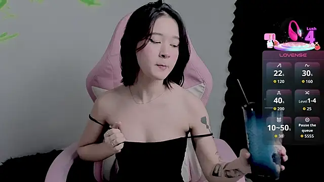 Snapshot of LilithCary chatting on 10-02-25, 09:00 LilithCary online show from 10-02-25, 09:00