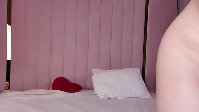 Miranda Kerry online show from 04-19-26, 06:24