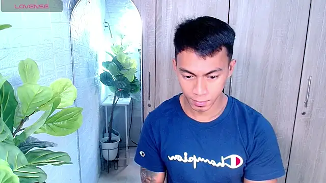 PinooyMilker online show from 04-07-26, 01:17