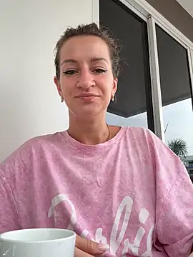 EvvaMur online show from 11-19-25, 01:38