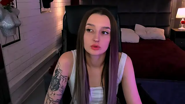 Snapshot of AliceLids chatting on 09-20-25, 01:12 AliceLids online show from 09-20-25, 01:12