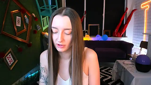 Snapshot of AliceLids chatting on 10-06-25, 12:46 AliceLids online show from 10-06-25, 12:46