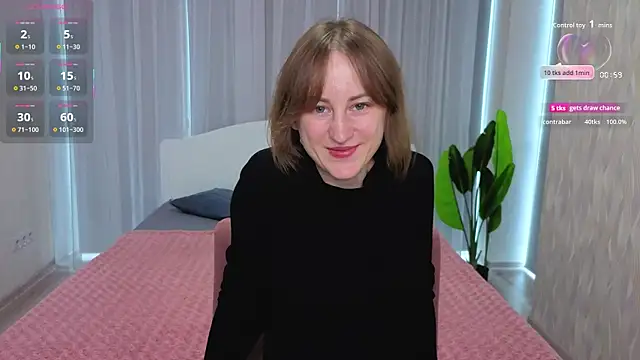 LuluChiiii online show from 10-13-25, 09:42