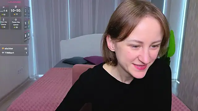 LuluChiiii online show from 10-19-25, 09:54