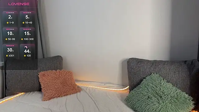 Snapshot of dan_diana chatting on 10-25-25, 12:23 dan diana online show from 10-25-25, 12:23