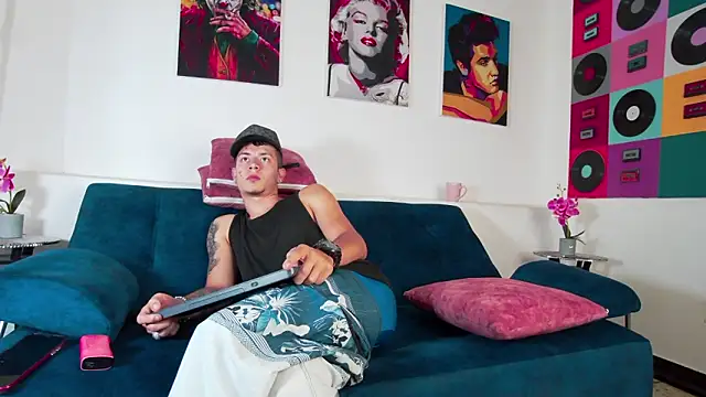 Snapshot of Ryan_Miller chatting on 09-11-25, 07:25 Ryan Miller online show from 09-11-25, 07:25