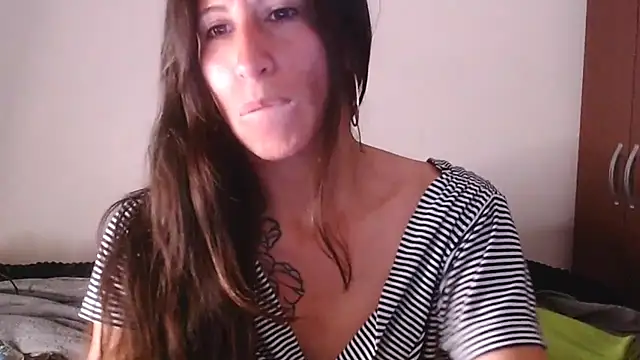 Snapshot of NathaSlave chatting on 05-04-26, 07:37 NathaSlave online show from 05-04-26, 07:37
