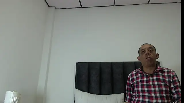 Snapshot of GabrielandAbigail chatting on 11-29-25, 01:14 GabrielandAbigail online show from 11-29-25, 01:14