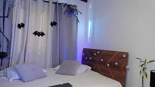 Snapshot of Perfect_design_ chatting on 10-18-25, 12:39 Perfect design  online show from 10-18-25, 12:39