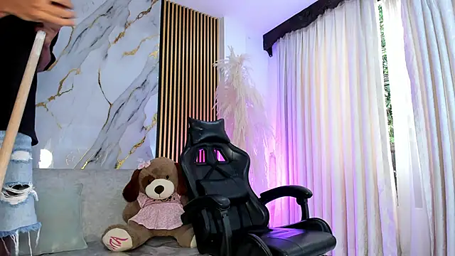 JulienSaint online show from 12-05-25, 12:25