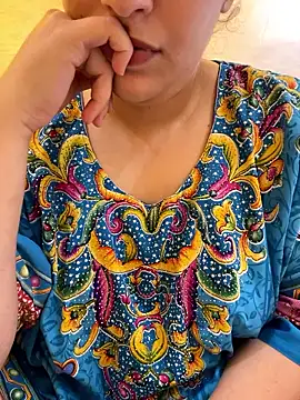 Snapshot of Bold-arabic-vibes chatting on 10-23-25, 04:39 Bold-arabic-vibes online show from 10-23-25, 04:39