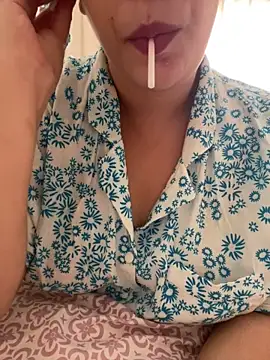 Snapshot of Bold-arabic-vibes chatting on 10-29-25, 03:47 Bold-arabic-vibes online show from 10-29-25, 03:47