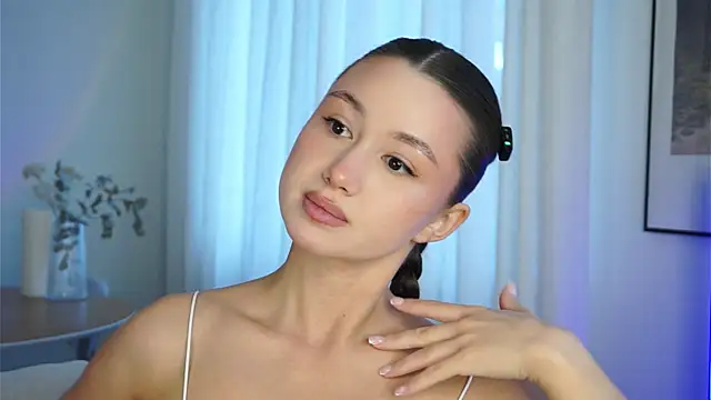 Snapshot of vvillywonka chatting on 04-28-26, 01:48 vvillywonka online show from 04-28-26, 01:48