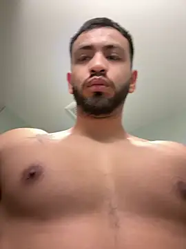 Snapshot of Yinigi chatting on 10-18-25, 12:24 Yinigi online show from 10-18-25, 12:24