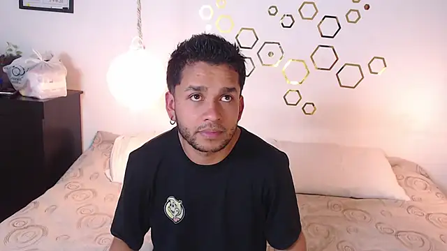 Snapshot of Provincute chatting on 10-10-25, 02:32 Provincute online show from 10-10-25, 02:32