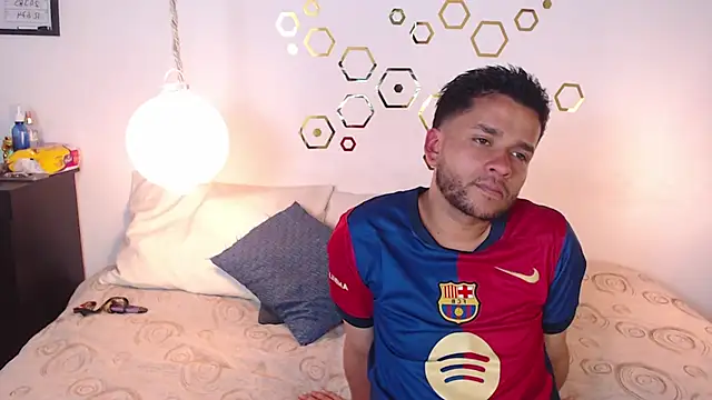 Snapshot of Provincute chatting on 10-13-25, 02:44 Provincute online show from 10-13-25, 02:44