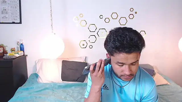 Snapshot of Provincute chatting on 11-16-25, 04:07 Provincute online show from 11-16-25, 04:07