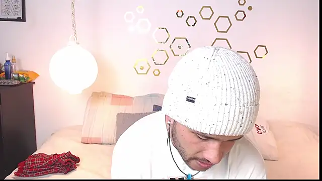 Snapshot of Provincute chatting on 01-10-26, 02:24 Provincute online show from 01-10-26, 02:24