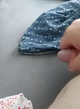 Snapshot of nikfu274 chatting on 10-05-25, 07:28 nikfu274 online show from 10-05-25, 07:28