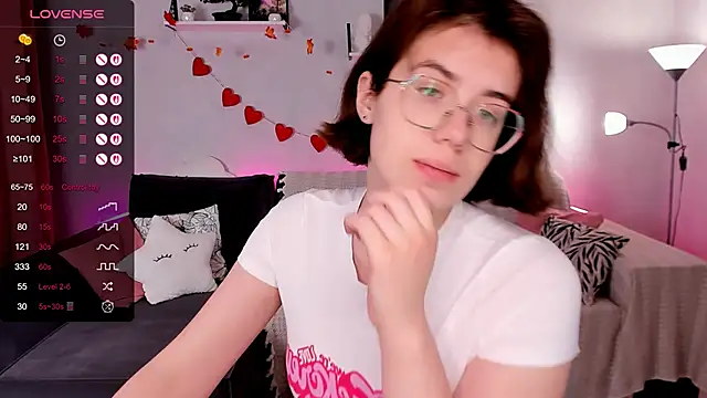 BellaCaress online show from 11-28-25, 02:25