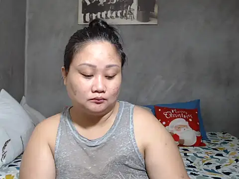 Snapshot of jengrey chatting on 01-16-26, 02:37 jengrey online show from 01-16-26, 02:37